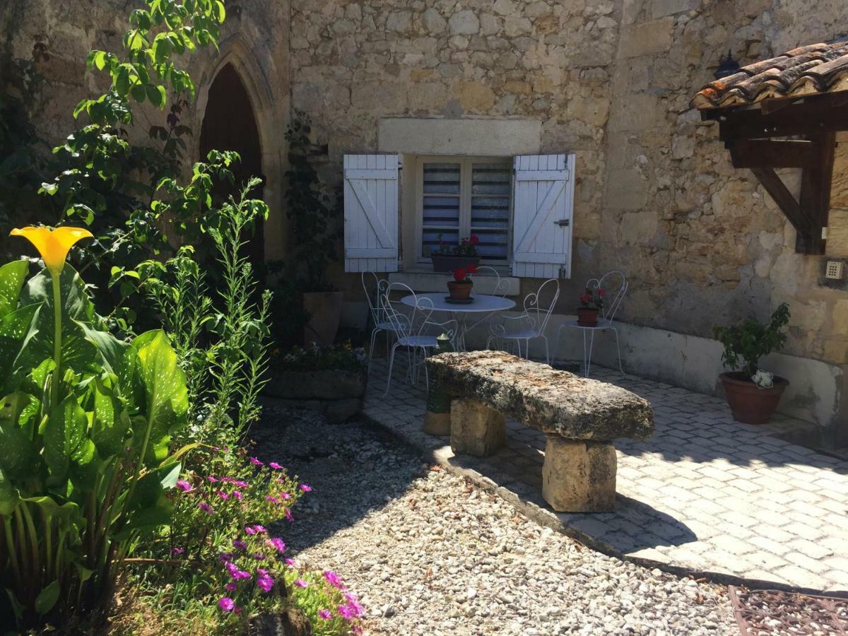 Le Prieure Bed & Breakfast Saint-Pey-de-Castets Exterior foto