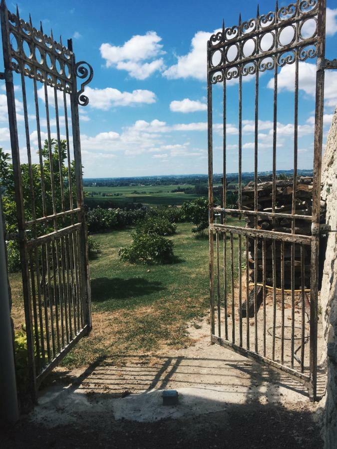 Le Prieure Bed & Breakfast Saint-Pey-de-Castets Exterior foto