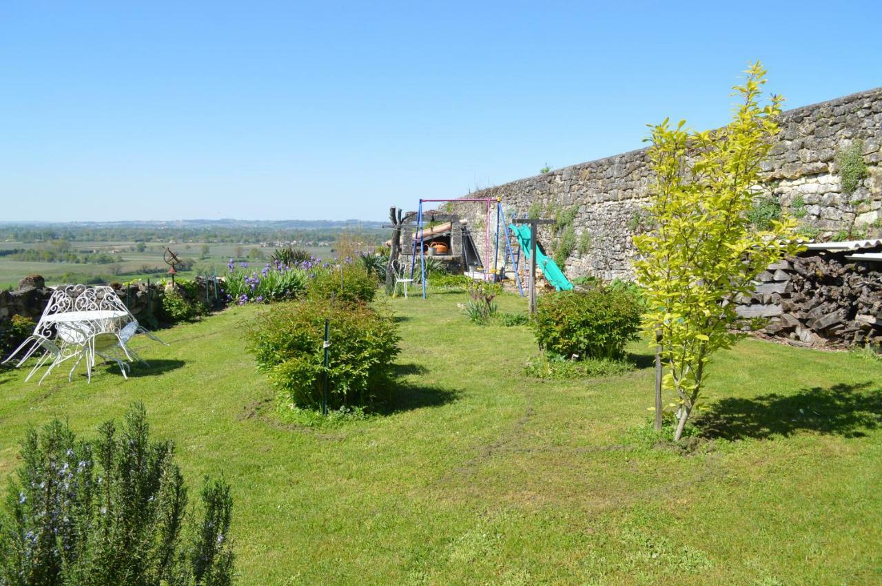 Le Prieure Bed & Breakfast Saint-Pey-de-Castets Exterior foto